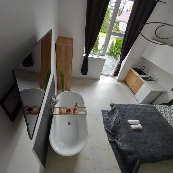 Roztoczańskie Apartamenty, hotel v destinaci Zwierzyniec