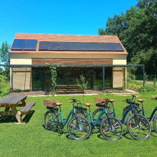 Le Baugyte - Gite de GROUPE - 14 lits simples, hotel a Marcigny