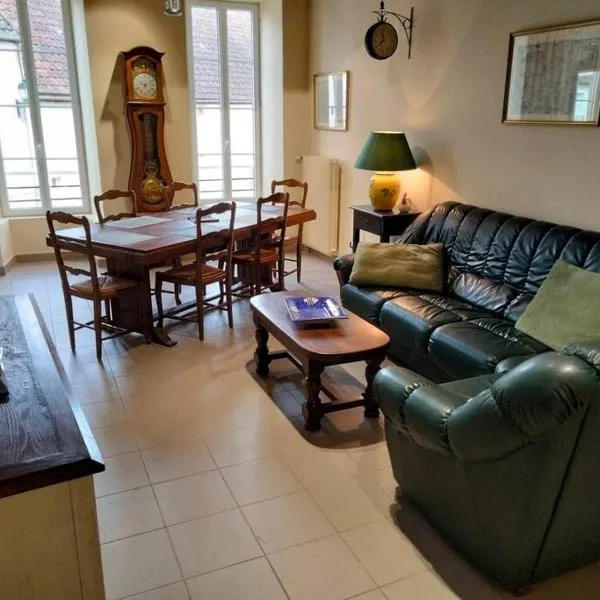 Gîte de la tour, hotel v destinaci Guillon