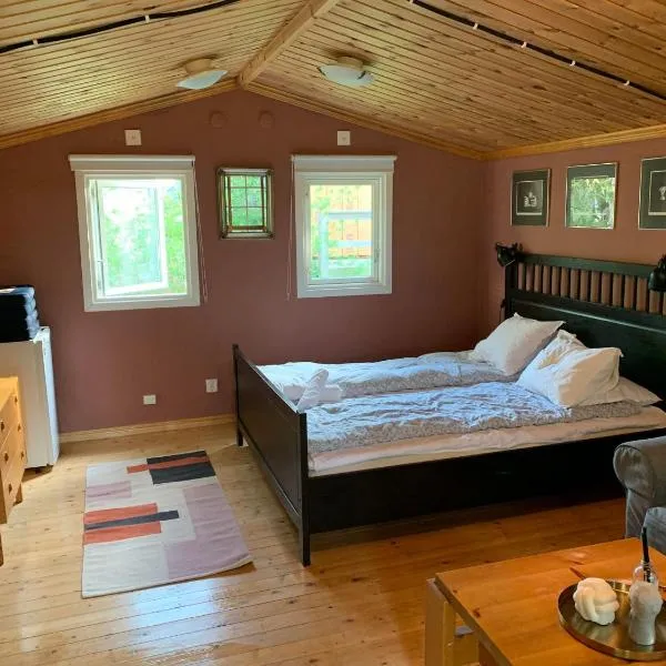 The Pink Cabin, hotel in Tyfta