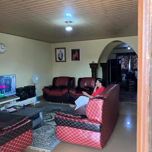 Yogi Home Stay Near Freetown Airport, hotel in Freetown