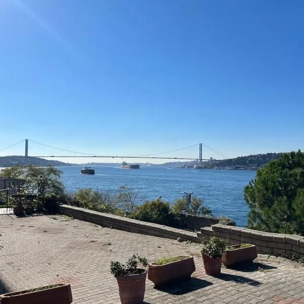 Bosphorus waterfront flat, Cengelköy, ξενοδοχείο στην Κωνσταντινούπολη