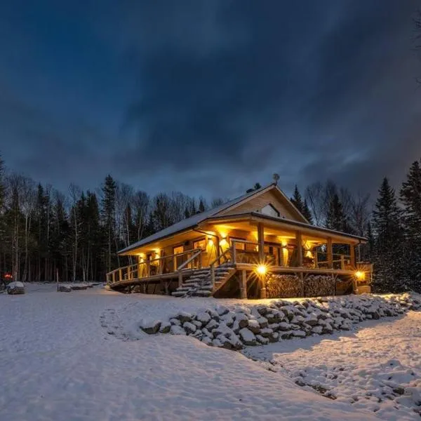 Chalet Mikua, 6 p. spa, billard, Forêt & Nature, hotel in La Malbaie