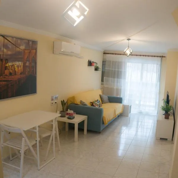 Modern cozy apartment in Kalamaria, hotel in Kalamariá