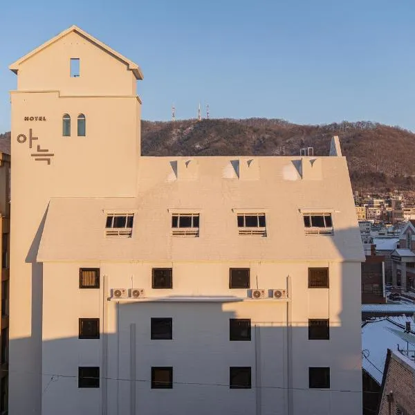 Aank Hotel Cheongju Uam 1st，位于清州市的酒店