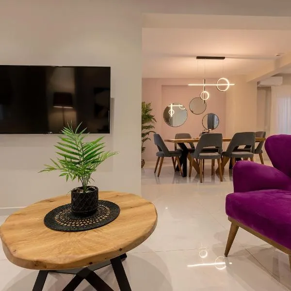 CHE BELLO LUXURY APARTMENTS, hotel em Preveza