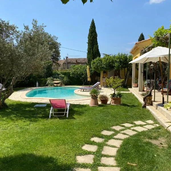 Chez Marie, Hotel in Sérignan-du-Comtat