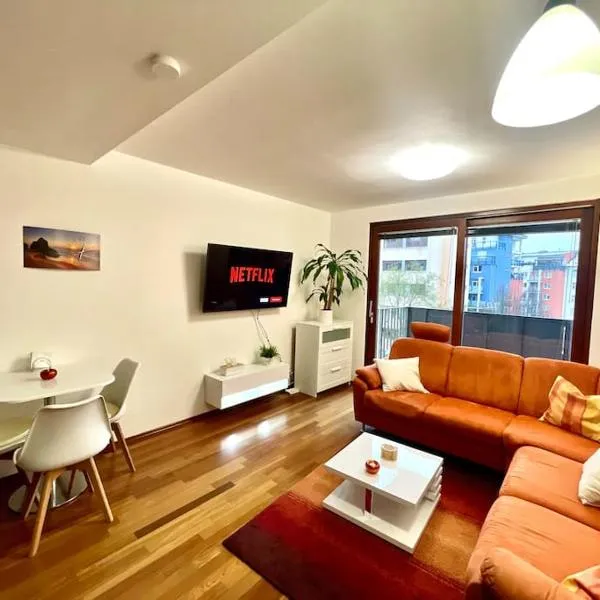 Entire Apartment, near Clarion, O2 Arena, Metro 3 min, Easter market in City Center 15 min, hotell Prahas