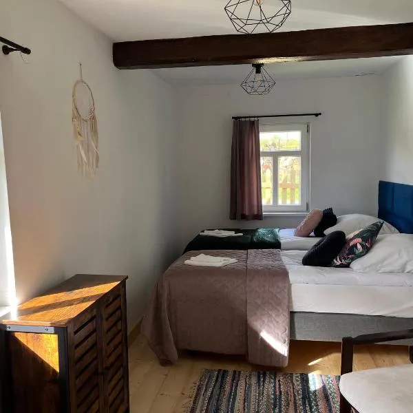 Ojcowizna na Kresach, hotel in Jurowlany