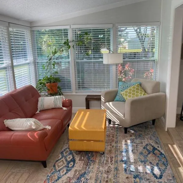 Rock Ridge I. Private and close to everything., hotel in Vero Beach