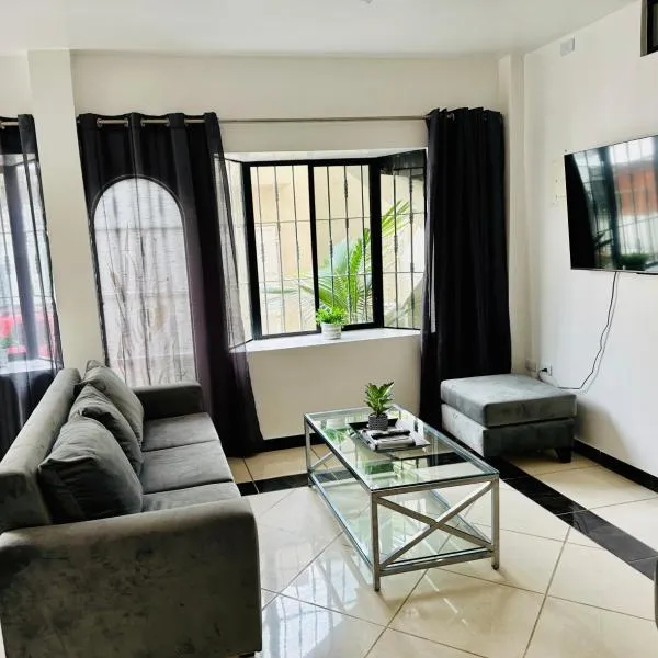 Comfortable 3-Bedroom Apartment, close to the American Consulate, ξενοδοχείο στο Γουαγιακίλ