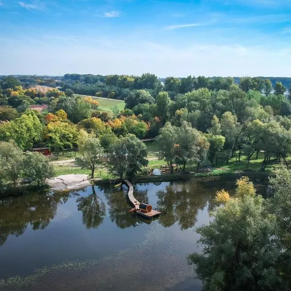 ARK Village Liberland, hotel in Apatin