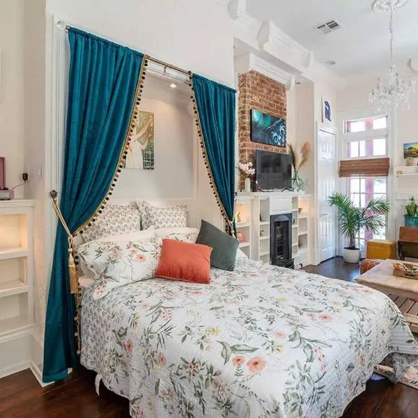 Historic Victorian Studio Near City Park NOMA Bayou St John, ξενοδοχείο στη Νέα Ορλεάνη