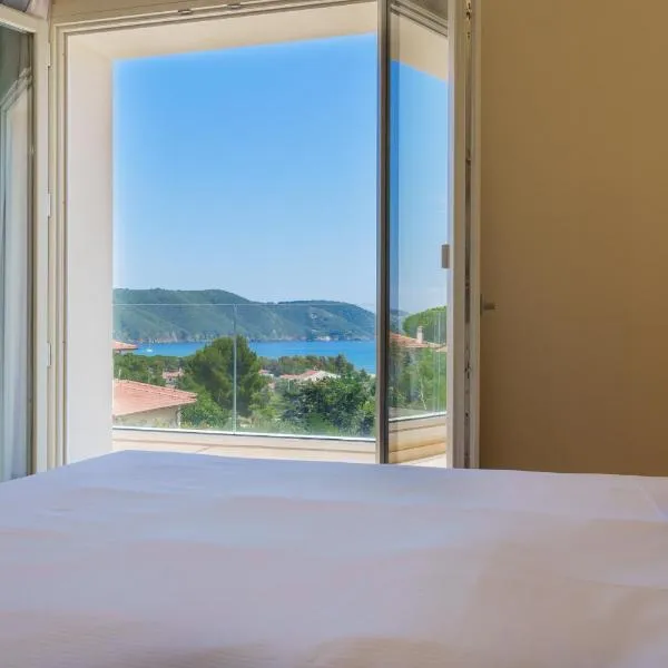 BnB Il Grecale, hotel v destinaci Lacona