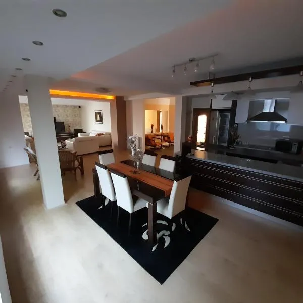 Omeros,傑夫格里雅的飯店