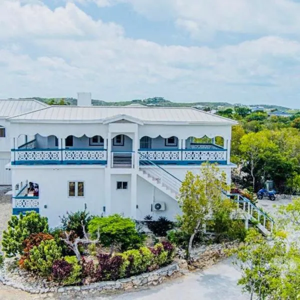 Villa Serenity by the Water- one bedroom Water View Suite, hôtel à Providenciales