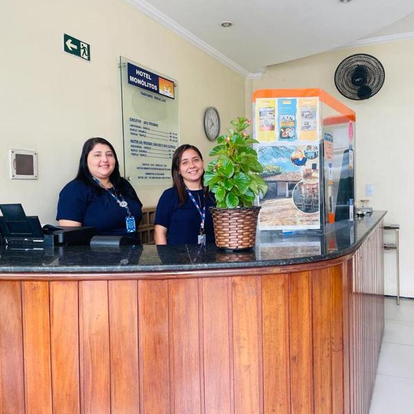 Hotel Monólitos