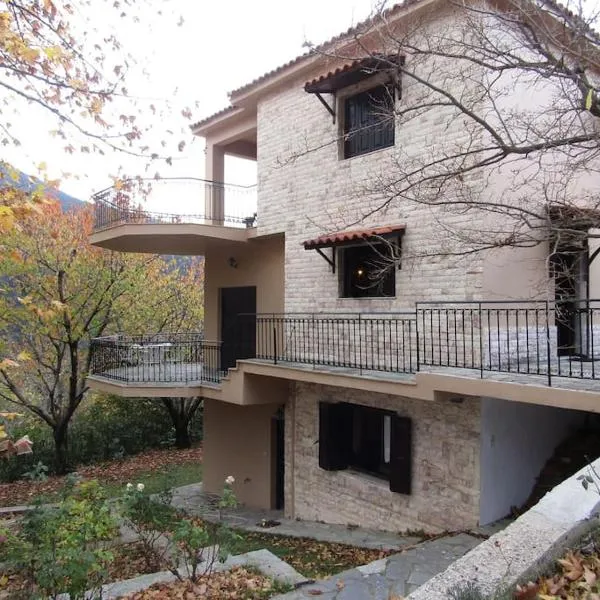 Viesnīca Ανάμεσα στα Έλατα pilsētā Ayía Varvára