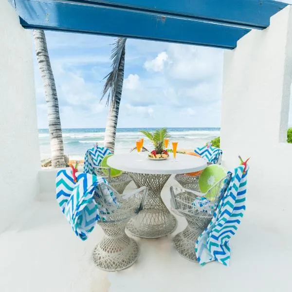 Gorgeous Ocean Views! Welcome to Bella Breeze! BeachFront 2BR 2BA、Sion Farmのホテル