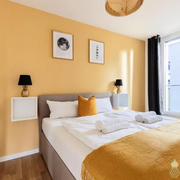 PINEAPPLE APARTMENTS - Altstadt III - 91qm - 1x free parking, khách sạn ở Dresden