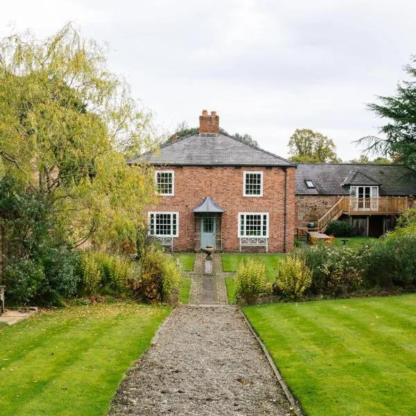 Gardener's House - Hawarden Estate, hotell i Hawarden