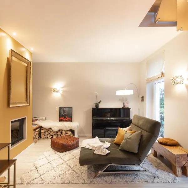 Luxury Townhouse with private sauna - a central oasis, hotel sa Berlin