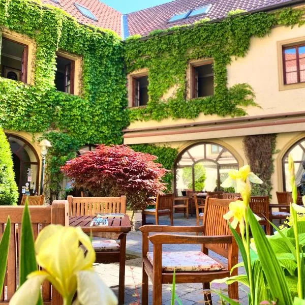 Hotel Octarna - Free On-site Parking, hotel in Kroměříž