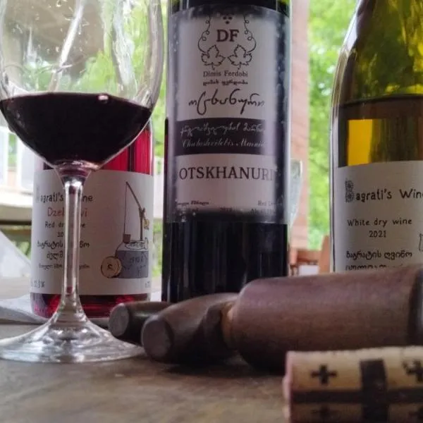 dimis ferdobi, hotel in Dimi