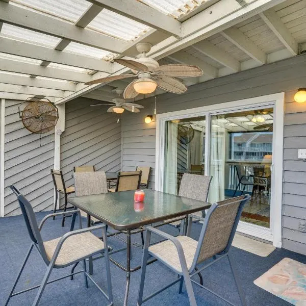 Cape San Blas Gem: Walk to Beach & Pool!, hotel em Oak Grove
