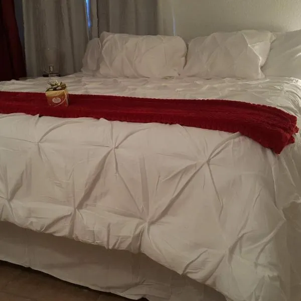 Dream King Bed-2BD-12 min to Strip, hotel in Las Vegas