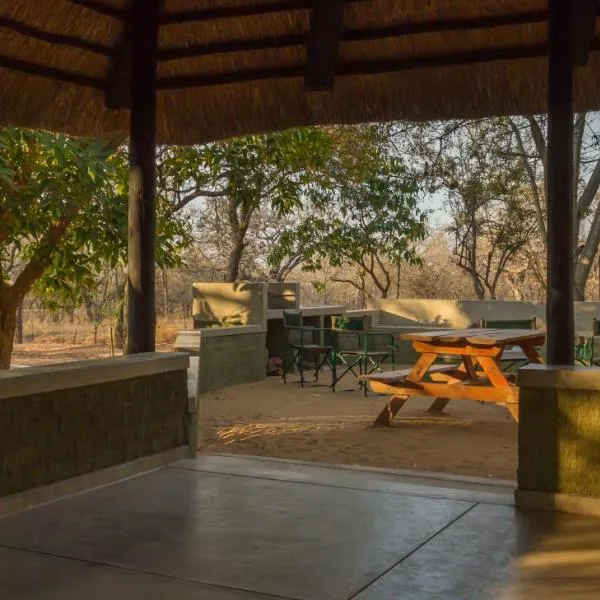 Kingfisher Creek Safari Cottages, hotel in Hoedspruit