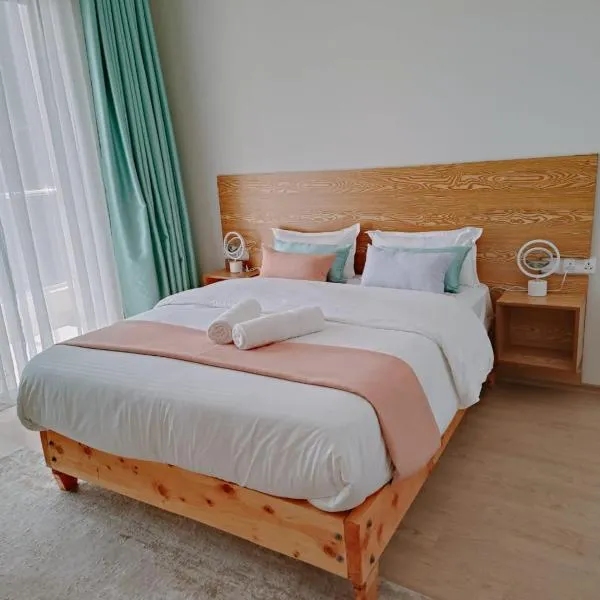 Nzuri Elite-1 bedroom with a Pool, Gym, workstation & near National Museum, JW Marriott's, Kempinski and Banks, hotel in Nairobi