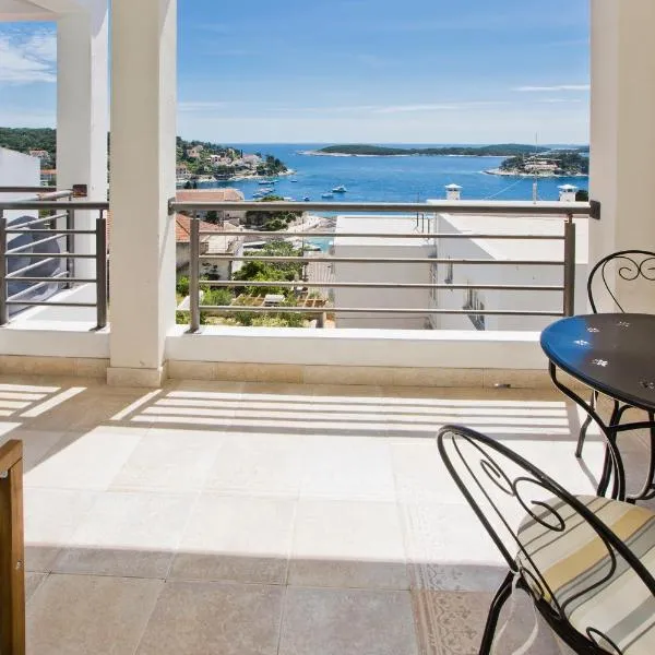 Rino, hotel en Hvar