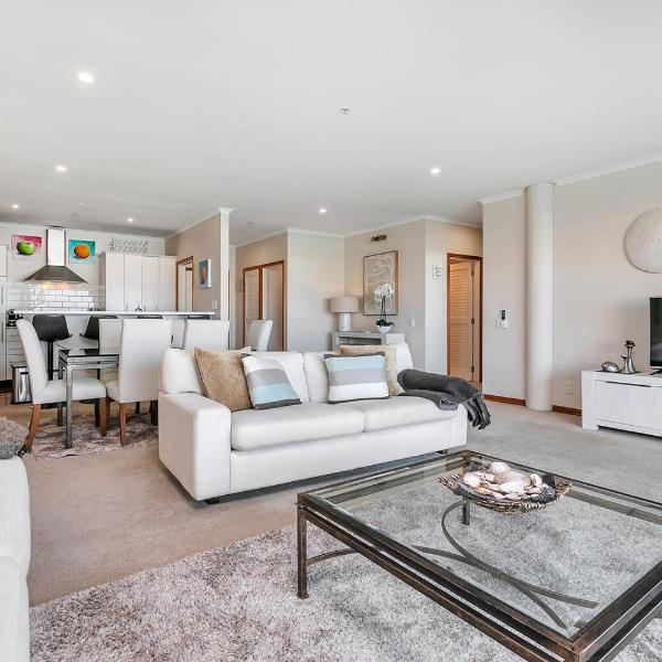 QV Upmarket Waterfront Apartment - 787