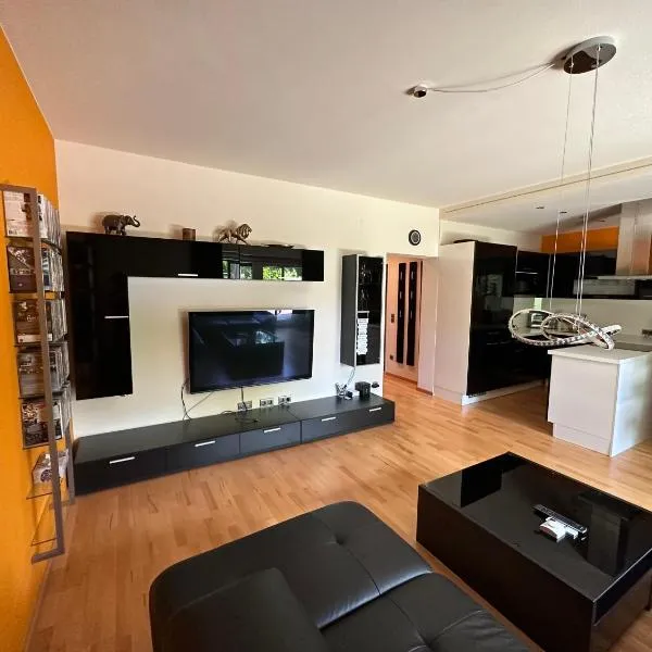 Vermiete wunderschönes Apartment mit Garten in Wörthersee-Nähe, hotel v destinaci Klagenfurt