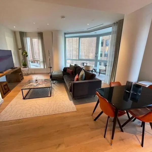 LUXURY 3 Bed 3 Bath Apartment in Central London, hotel in London