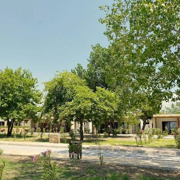 Mareleon Camping, hotel em Ofrínion