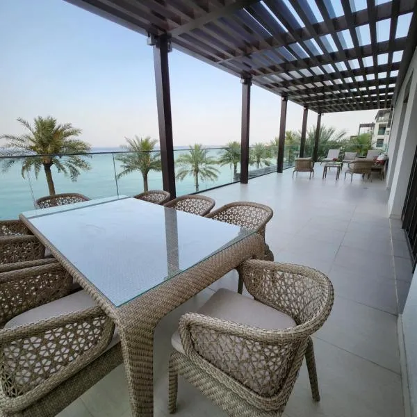 Three Bedrooms Apartment at Address Residence Fujairah by Solo Realty，位于富查伊拉的酒店