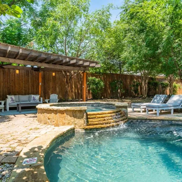 Sunset House - Luxury Pool and Hot Tub Retreat, hotel v destinaci Dallas
