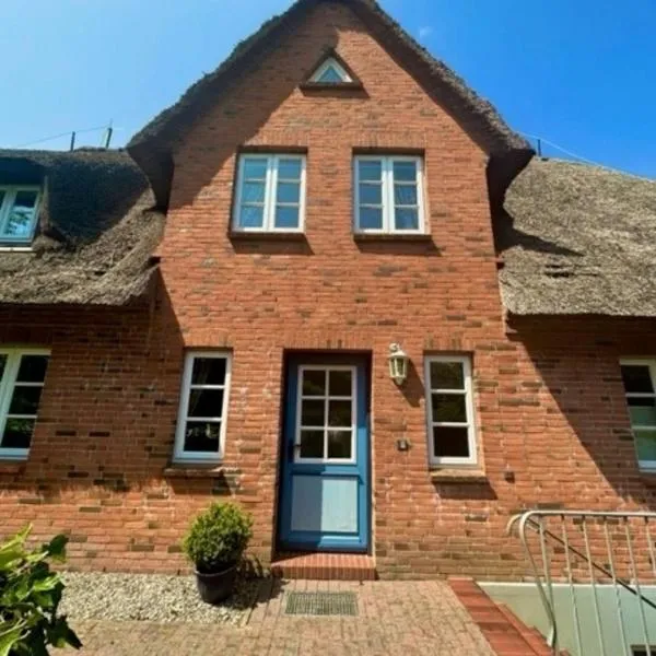 Am Museum-Whg 3, hotel en Alkersum