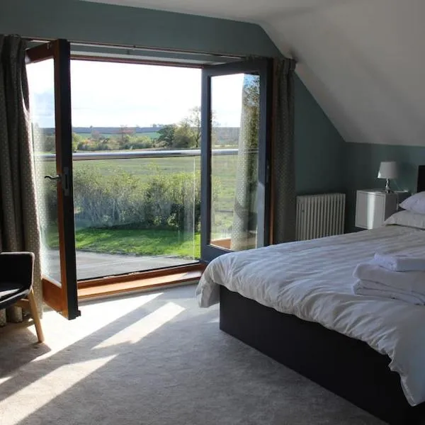 Boutique double room with country village views, hotel v destinaci Wilby