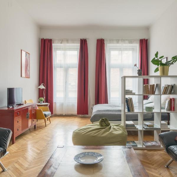 Bright & Spacious Loft With Basilica View