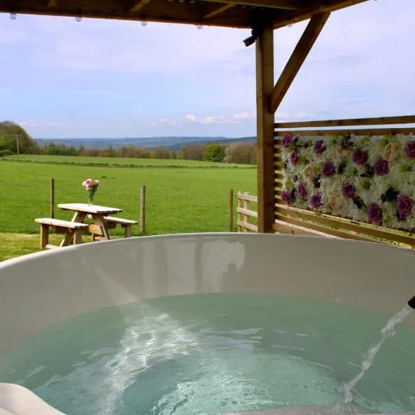 West Wood Yurts Ltd, hotel in Newcastle upon Tyne