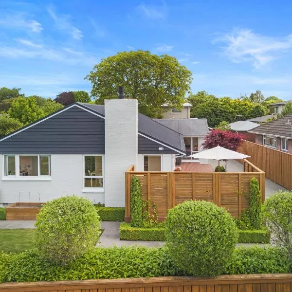 Family-Friendly, Home & Garden, 4BR, by Airport, Free Parking, hotel in Christchurch