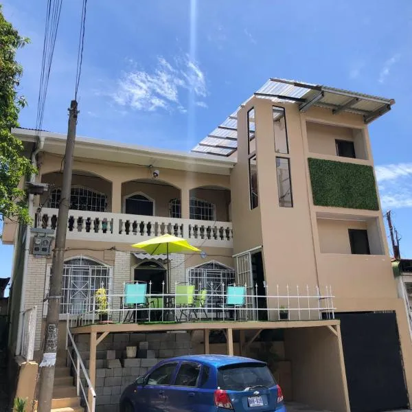 Rivera Family Airport Apartments, hôtel à Santiago Este