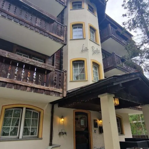 La Perle Apartments, hotel in Zermatt