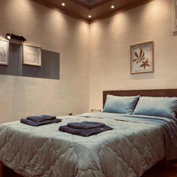 Minimal & cozy apartment ΜΕ ΔΩΡΕΑΝ ΧΩΡΟ ΣΤΑΘΜΕΥΣΗΣ, ξενοδοχείο στην Καβάλα