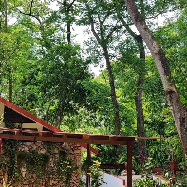 Casa Hadassa La Cañada, hotel in Palenque