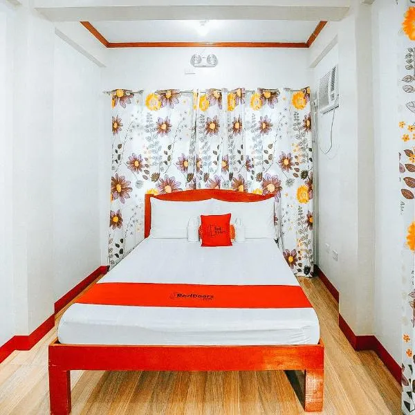 RedDoorz at S & L Apartelle Daraga Albay, hotel v destinaci Legazpi