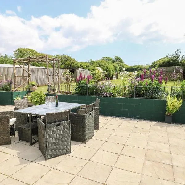 Nash Lodge, hotel v destinaci Pembroke Dock